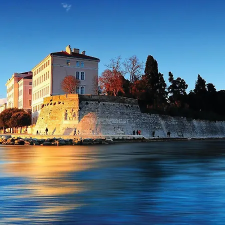 Apartment Beach Front Apartment In Zadar With Swimming Pool *