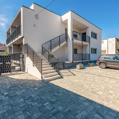 Beach Front Apartment In Zadar With Swimming Pool * Zadar