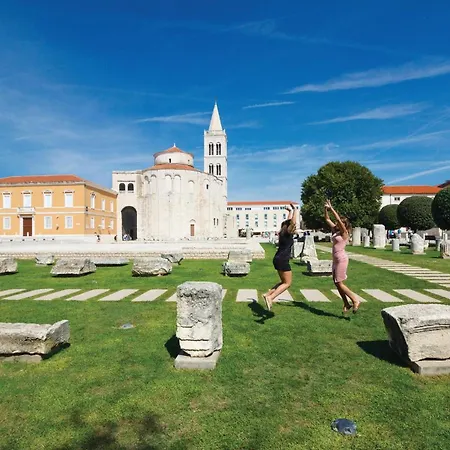 Beach Front Apartment In Zadar With Swimming Pool Apartment