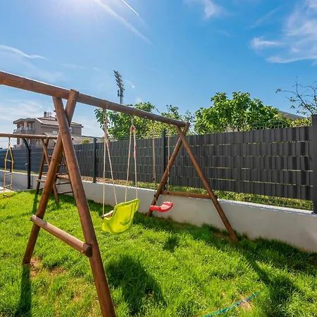 Beach Front Apartment In Zadar With Swimming Pool Zadar